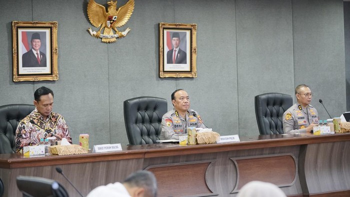 Polri gelar rapat persiapan peluncuran Gerakan Pangan Murah di Puldasis, Mabes Polri, Jalan Trunojoyo, Kebayoran Baru, Jakarta Selatan (Jaksel), Kamis (7/8/2025).)