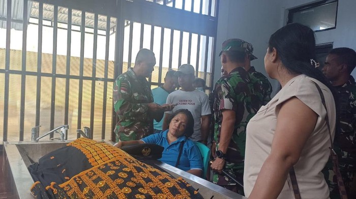 Prajurit TNI di Nagekeo, Prada Lucky Namo, meninggal dunia setelah menjalani perawatan intensif di RSUD Aeramo, Kabupaten Nagekeo, NTT, Rabu (6/8/2025). (Foto: Dok. Istimewa)