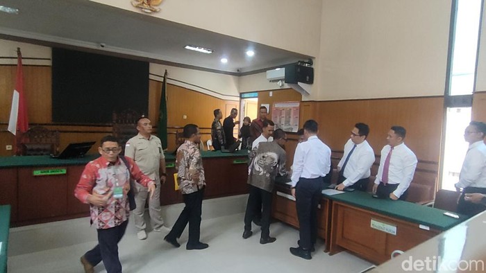 Sidang perdana gugatan praperadilan kasus korupsi PJU