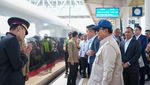 Saat Prabowo Subianto Naik Whoosh 2 Hari Beruntun