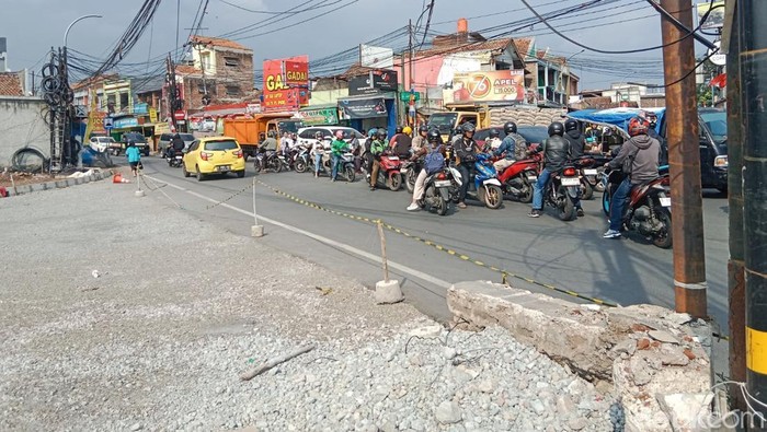 Progres pembangunan Bundaran Cihanjuang Cimahi