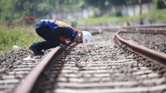 Jalur Kereta Lintas RI-Malaysia-Brunei Bakal Dikaji