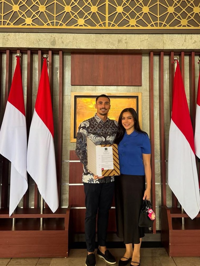 Romantis! Vincent Verhaag dan Jessica Iskandar Sering Sempatkan Makan Bareng Romantis! Vincent Verhaag dan Jessica Iskandar Sering Sempatkan Makan Bareng