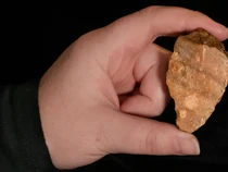 Ilmuwan Temukan Alat Batu Pemotong Berusia 1,5 Juta Tahun di Sulawesi!