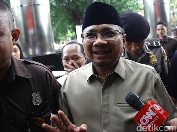 Mantan Menteri Agama (Menag) Yaqut Cholil Qoumas memenuhi panggilan Komisi Pemberantasan Korupsi (KPK). Yaqut bakal diklarifikasi KPK terkait penyelidikan dugaan korupsi kuota haji.

Pantauan detikcom di gedung KPK, Kuningan, Jakarta Selatan, Kamis (7/8/2025), Yaqut tiba sekitar pukul 09.29 WIB.
