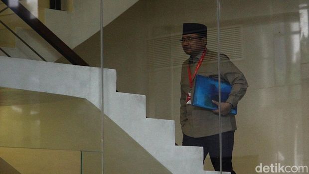 Mantan Menteri Agama (Menag) Yaqut Cholil Qoumas memenuhi panggilan Komisi Pemberantasan Korupsi (KPK). Yaqut bakal diklarifikasi KPK terkait penyelidikan dugaan korupsi kuota haji.Pantauan detikcom di gedung KPK, Kuningan, Jakarta Selatan, Kamis (7/8/2025), Yaqut tiba sekitar pukul 09.29 WIB.