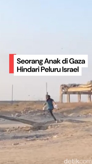 Video: Momen Seorang Anak di Gaza Lari Menghindari Tembakan Israel