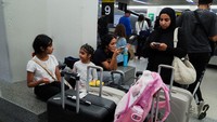Kekacauan terjadi di Bandara Newark usai sistem maskapai bermasalah, memaksa maskapai United Airlines menghentikan sementara semua penerbangan. REUTERS/RYAN MURPHY