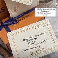 Tak hanya Yuni, Krisdayanti yang juga ikut meramaikan perayaan ulang tahun Syahrini turut memberikan istri Reino Barack itu hadiah. Berbeda dengan Yuni, Krisdayanti memilh hadiah dari merek Louis Vuitton. Krisdayanti juga memberikan kartu ucapan unik yang di custom dengan nama Kris Dayanti. Foto: Instagram/@princessyahrini