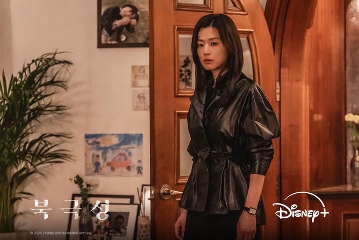 Jun Ji Hyun di drama Korea Tempest.