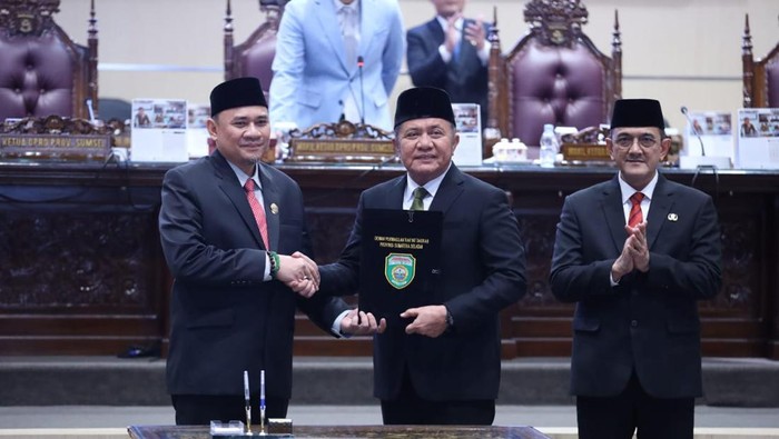 Tiga raperda disetujui menjadi perda dalam Rapat Paripurna DPRD Sumsel.
