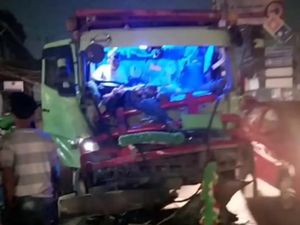 Ada Truk Kecelakaan, Lalin di Ciputat arah Lebak Bulus Macet