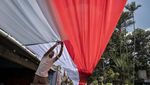 Warga Padalarang Hias Kampung dengan Kain Merah Putih Sepanjang 100 Meter