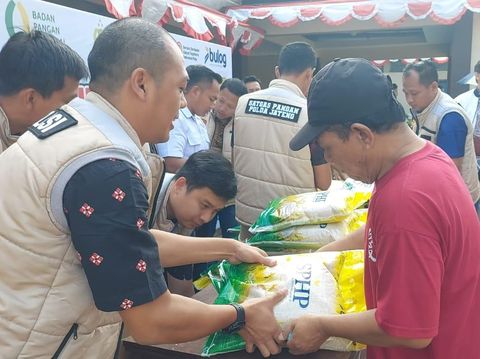 Acara Gerakan Pangan Murah (GPM) di halaman Mako Ditreskrimsus Polda Jateng, Kota Semarang, Jumat (8/8/2025).