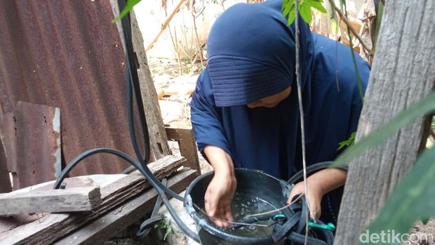 Air sumur warga Cirebon keruh