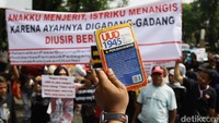 Aksi ini digelar menyusul rencana pemerintah untuk mengosongkan Pasar Barito. Lokasi tersebut akan dialihfungsikan menjadi proyek perluasan Taman Ayodya, Taman Leuser, dan Taman Langsat. 