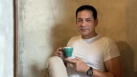 Ari Wibowo mengaku sebenarnya tak suka diberitakan soal jodoh-jodohan. Capek ya (dijodoh-jodohkan). Syuting sama Wulan langsung sama Wulan ya, MC sama Intan langsung wah sama Intan ya, ujarnya saat ditemui di kawasan Jakarta Selatan, kemarin. (Foto: dok Instagram ariwibowo_official)