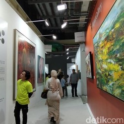 Spesial Eksibisi Nude di Art Moments Jakarta 2025