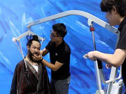 Beijing Luncurkan Toko Robot, Jual Pelayan hingga Anjing Pintar