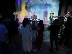 Beijing Luncurkan Toko Robot, Jual Pelayan hingga Anjing Pintar