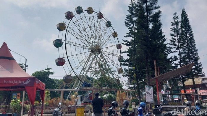 Bianglala Kota Batu yang akan segera dilelang jelang pembangunan bianglala baru.