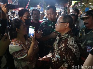 Bupati Sudewo Disoraki Saat Temui Warga di Posko Masyarakat Pati Bersatu