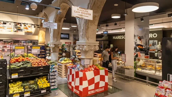 Cantiknya Supermarket di Dalam Istana Kroasia yang Dilindungi UNESCO