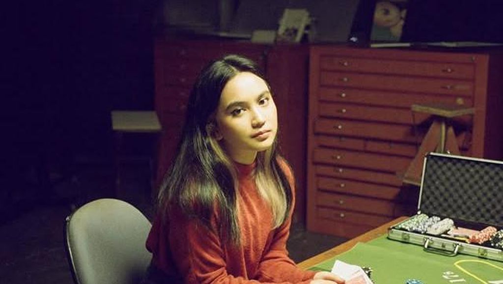 Rachel Amanda Hobi Nukang di Rumah