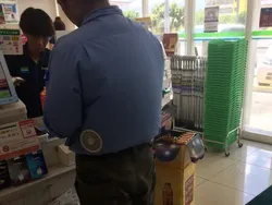 Contoh Desain Fashion yang Nyeleneh, Maksudnya Gak Ketebak