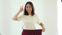 Kesuksesan Devy Anastasia menurunkan berat badan sampai 30 kg mendapat ucapan selamat. Keren banget. Inspiring, komen @margenie_mg. Lebih seger banget ci, komen @namikatze. (Foto: dok Instagram devyanastasia)