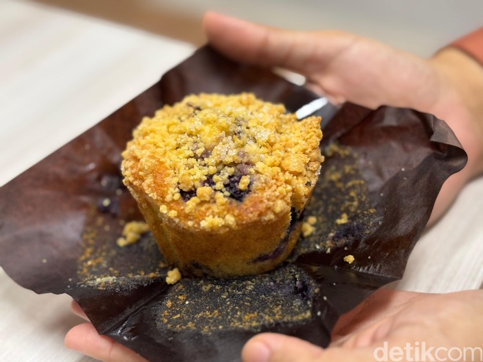 Donat by Olivia Sumichan Donat by Olivia Sumichan