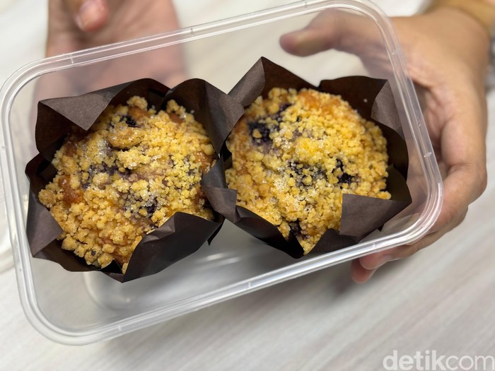 Donat by Olivia Sumichan Donat by Olivia Sumichan