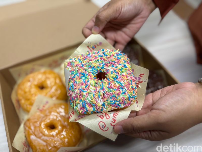 Donat by Olivia Sumichan