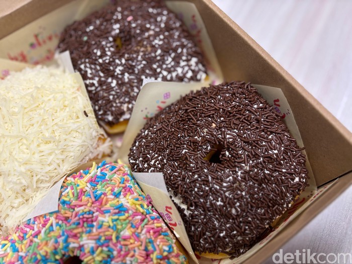 Donat by Olivia Sumichan