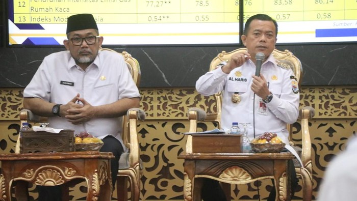 Gubernur Jambi Al Haris bersama Sekda saat evaluasi kinerja OPD