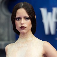 Ini Tren Lipstik 2026 yang Patut Dicoba, Smoky Rose hingga Cherry Red