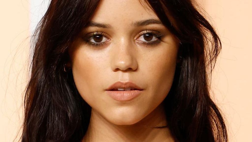 Video: Jawaban Jenna Ortega saat Ditanya Siapa Pahlawanmu Hari Ini?