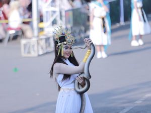 Jember Fashion Carnaval 2025 Dibuka dengan Penampilan Parade Satwa