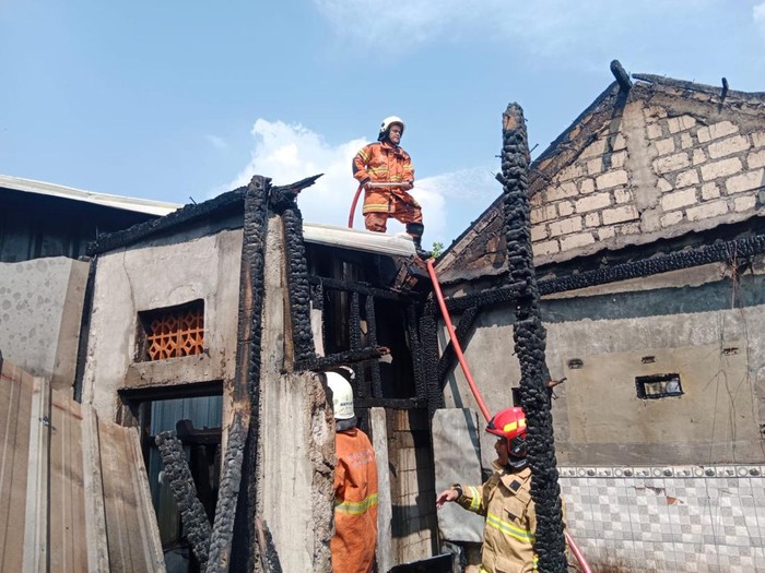 Kebakaran di Surabaya