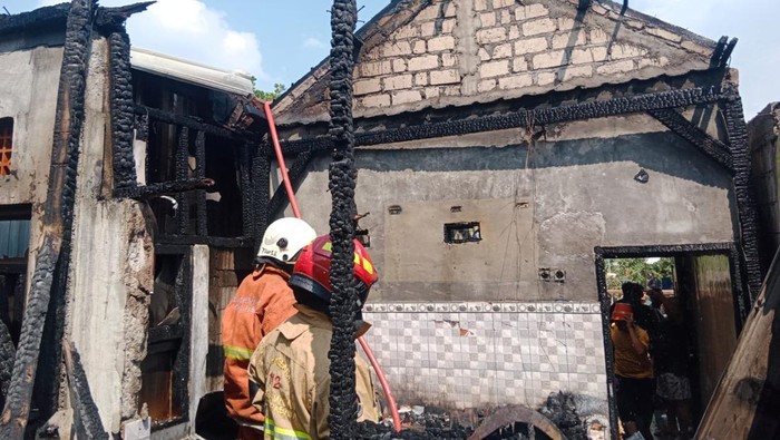 Kebakaran di Surabaya