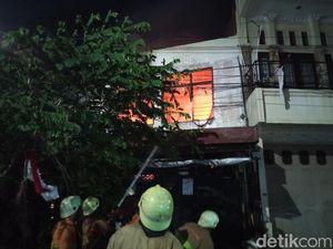 Kios Buah di Cirebon Kebakaran, 4 Mobil Damkar Dikerahkan