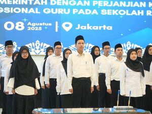 Mensos Lantik 1.323 Guru PPPK untuk Sekolah Rakyat di 100 Titik