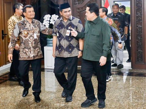 Ketua Umum PSSI Erick Thohir menemui Gubernur Jawa Tengah, Ahmad Luthfi dan wakilnya, Taj Yasin Maimoen, di Semarang, Jumat (8/8/2025).