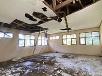 Kondisi Miris SDN Gunung Batu Sukabumi: Kayu Lapuk-Plafon Kelas Ambruk