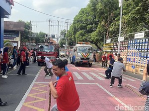 Gayeng, Dishub Solo Gelar Lomba Tarik Derek Jelang HUT ke-80 RI