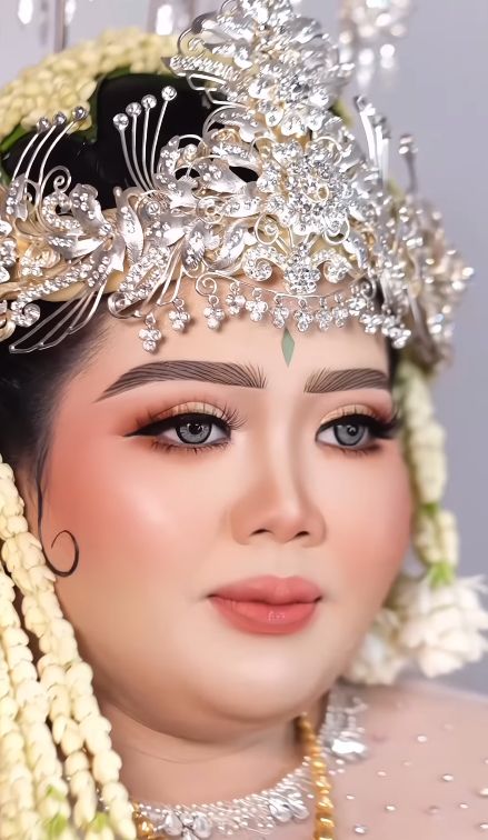 Makeup artist, Khadijah Azzahra mengunggah kliennya yang berasal dari Breebes, Jawa Tengah yang menikah dengan pria Turki.
