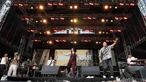 Penampilan MALIQ & D'Essentials di The Sound Project 2025.