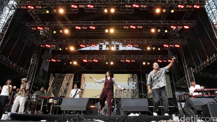 Penampilan MALIQ & D'Essentials di The Sound Project 2025.