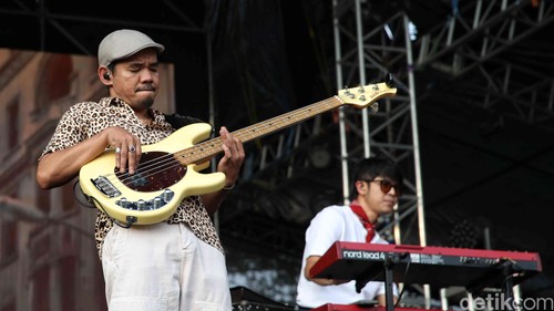 Penampilan MALIQ & D'Essentials di The Sound Project 2025.