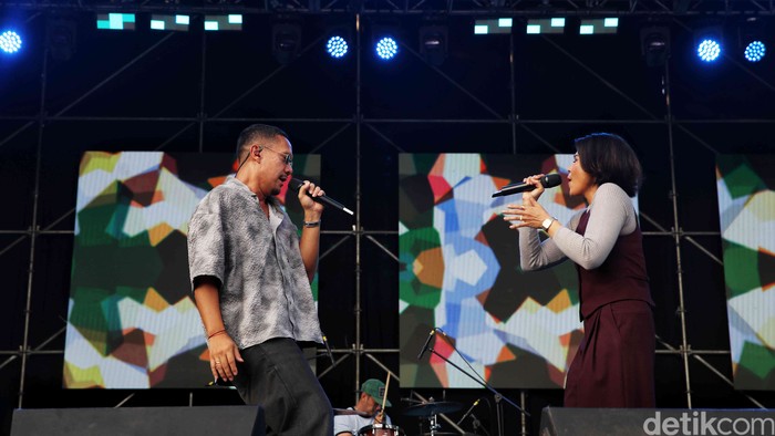 Penampilan MALIQ & D'Essentials di The Sound Project 2025.